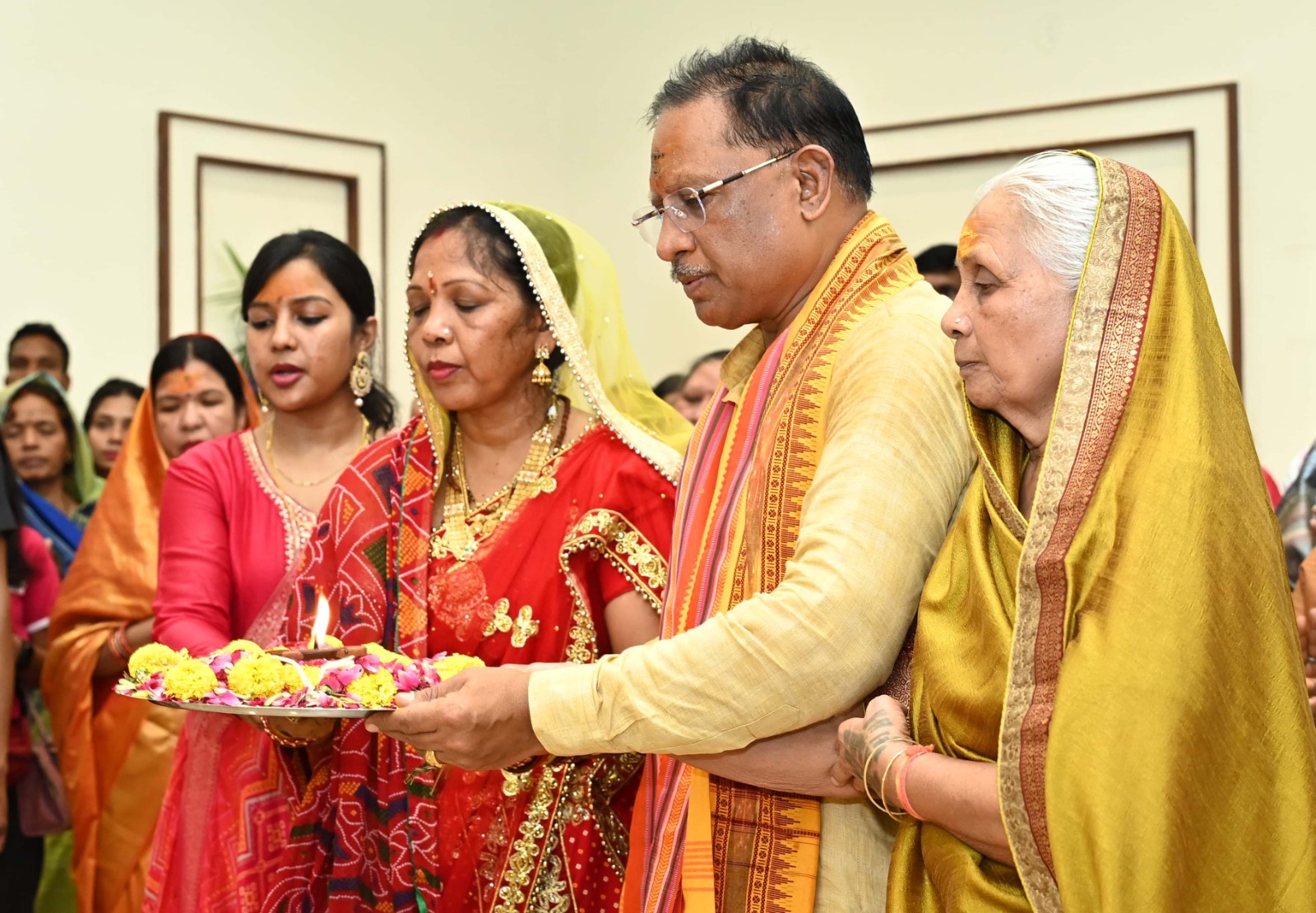 मुख्यमंत्री श्री विष्णु देव साय ने विधि विधान के साथ पूजा अर्चना कर नवा रायपुर स्थित नए मुख्यमंत्री निवास में गृहप्रवेश किया